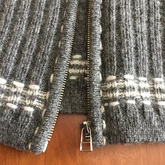 Sweater - Picture 5 of 5